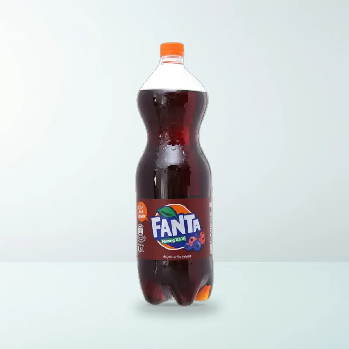 Nước Giải Khát Fanta Hương Xá Xị Chai Nhựa PET 1,5 L — Ảnh chụp bao bì sản phẩm thực tế Nước Giải Khát Fanta Hương Xá Xị Chai Nhựa PET 1,5 L — Ảnh chụp bao bì sản phẩm thực tế