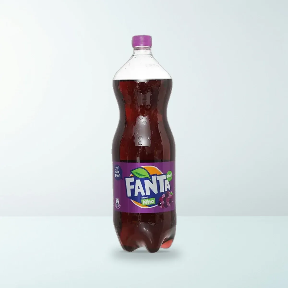 Nước Giải Khát Fanta Hương Nho Chai Nhựa PET 1,5 L — Ảnh chụp bao bì sản phẩm thực tế Nước Giải Khát Fanta Hương Nho Chai Nhựa PET 1,5 L — Ảnh chụp bao bì sản phẩm thực tế