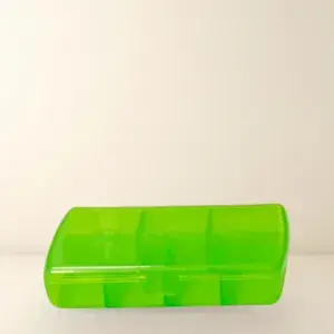 Hộp đựng viên Herbalife cỡ trung bình bằng nhựa xanh lá bán trong suốt dập nổi logo (Translucent Tab Box)
