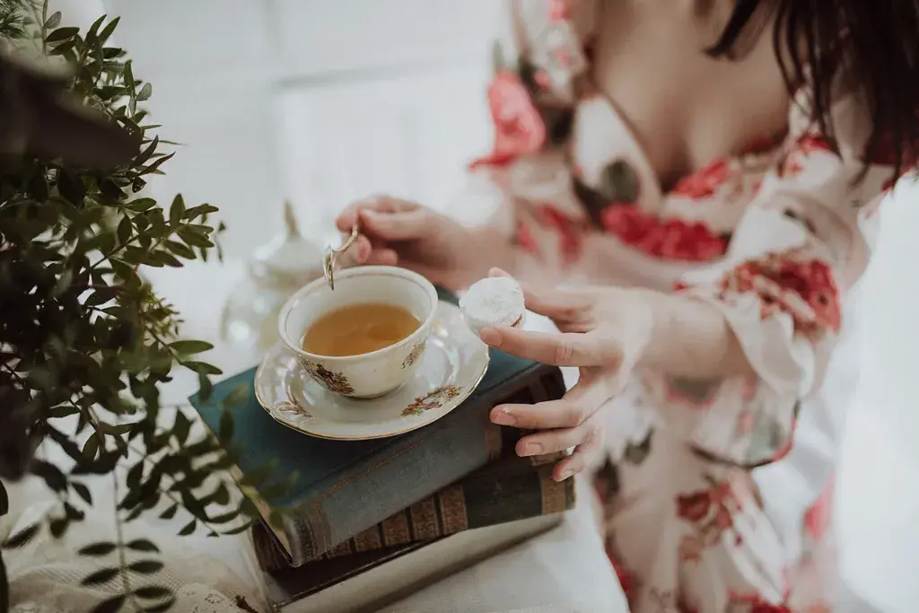 Lợi ích của trà xanh và trà thảo mộc không đường: Vai trò của hợp chất Polyphenol (Catechin, EGCG) đối với sức khỏe