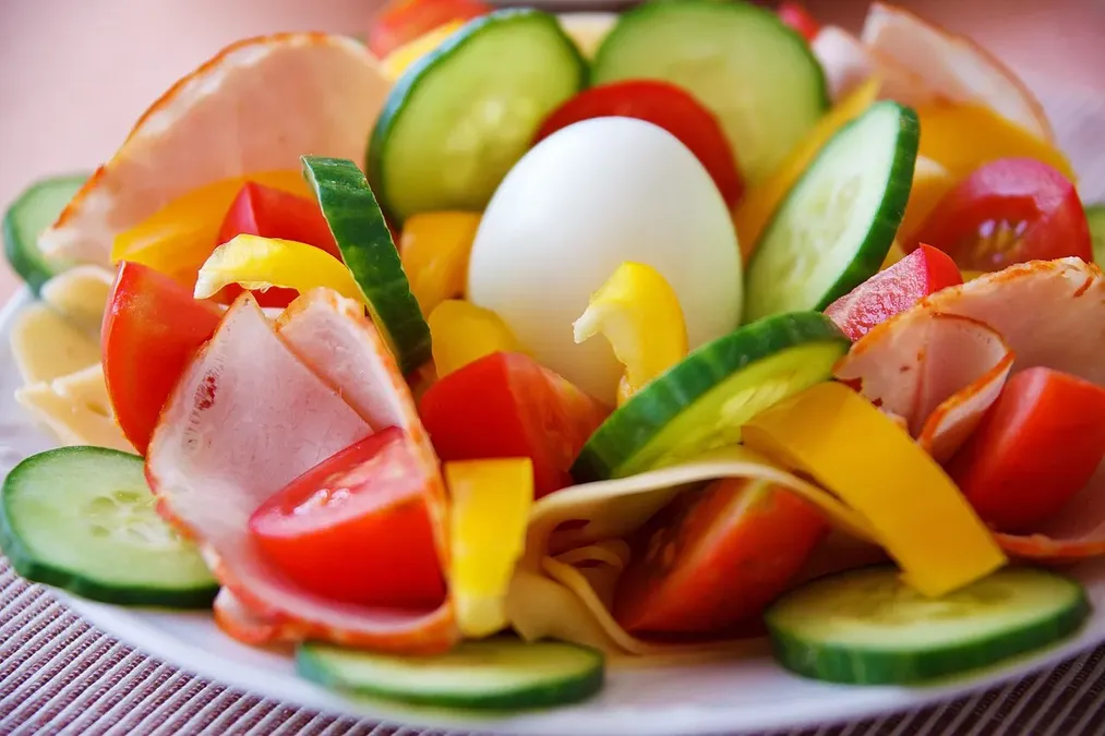 Tháp dinh dưỡng hợp lý và 10 lời khuyên dinh dưỡng của Bộ Y tế cho gia đình Việt