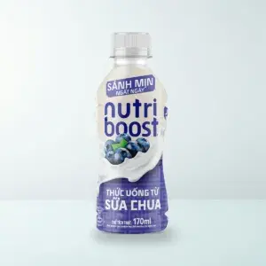 Thực Phẩm Bổ Sung: Thức Uống Từ Sữa Chua Nutriboost Kiểu Hy Lạp Hương Việt Quất Chai Nhựa PET 170 ml — Ảnh sản phẩm chính hãng